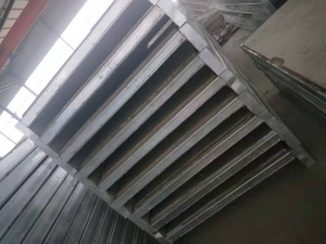 Pre-braking vehicle maintenance depot Explosion-proof pressure relief plate