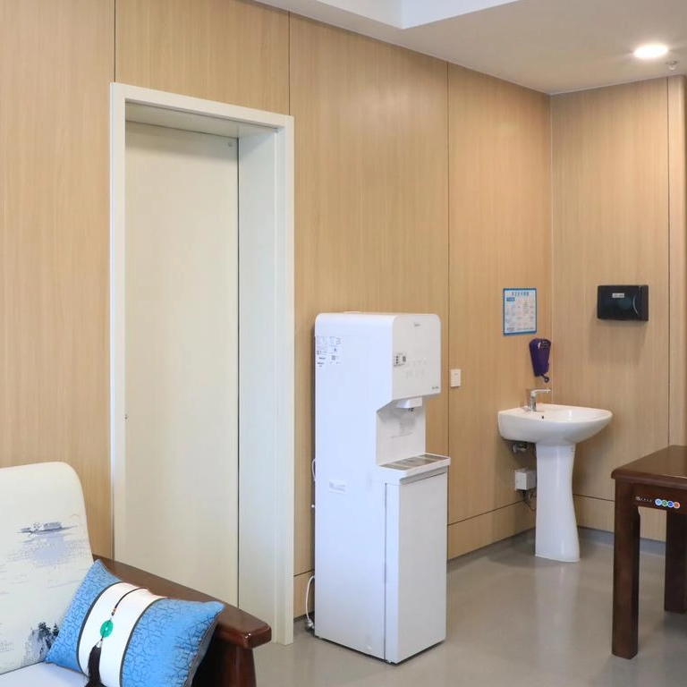 Moisture-Proof PVC Panel for Effective Interior Decoration in Schools