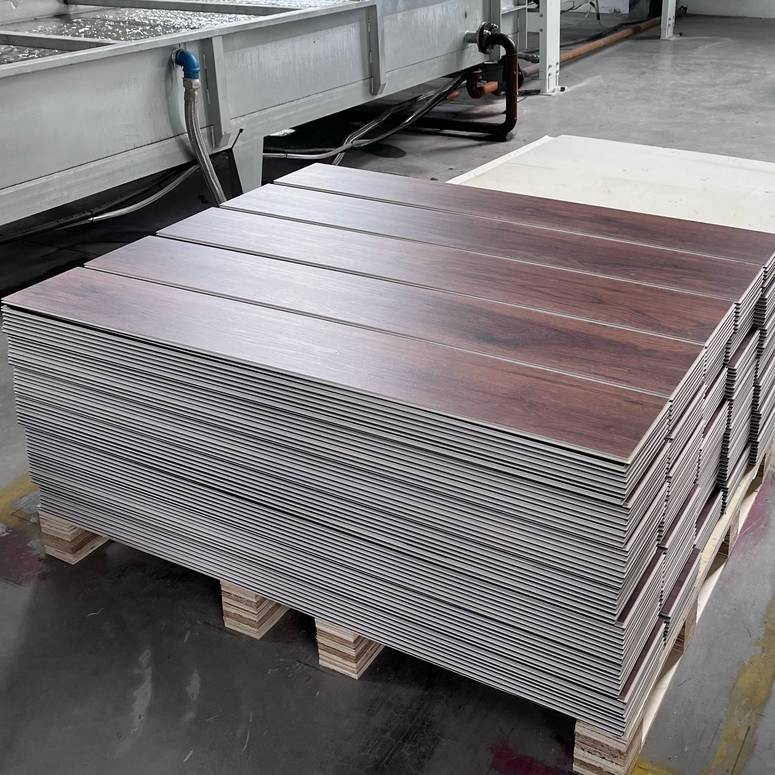Narrow Side TV Background Modern Style Engineering High Temperature Resistance